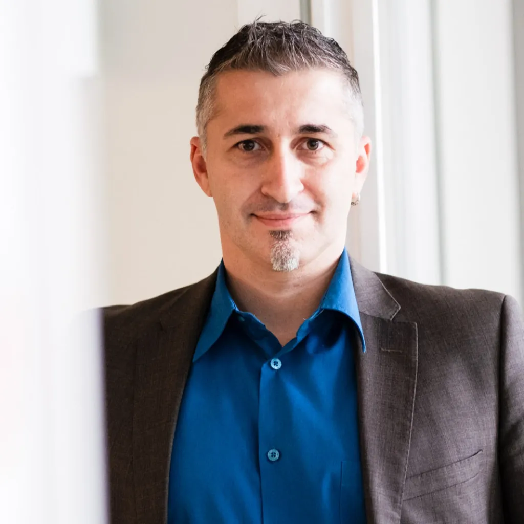 Dr. Christian Bobisch